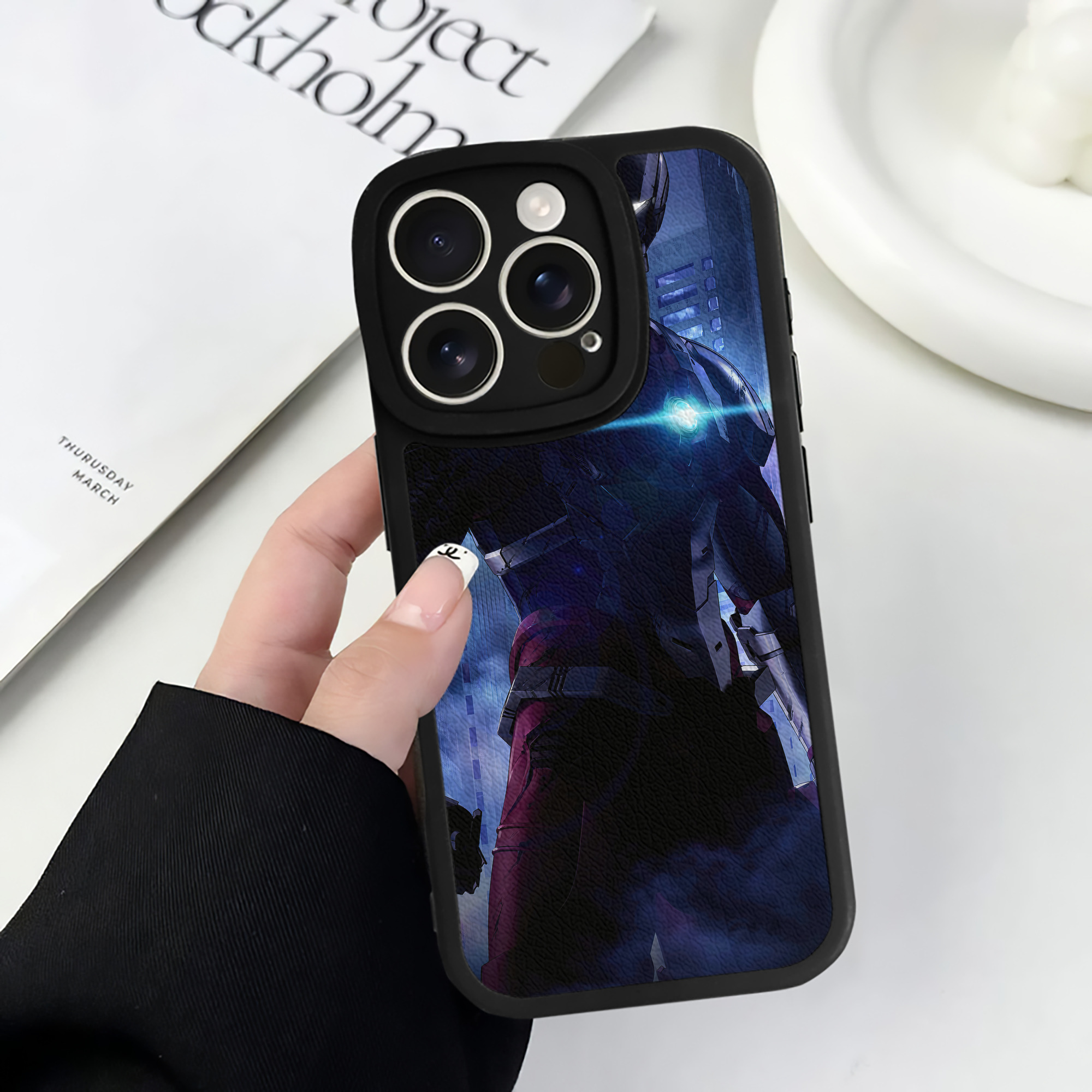 （画像用） ウルトラマン Ultraman 【iPhone 16シリーズ対応】シリコンスマホケース（レザー調） 材質：シリコン